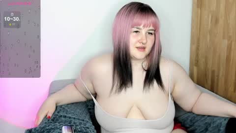 Snapshot of annnott chatting on 01.10.25 Ann online show from 01.10.25