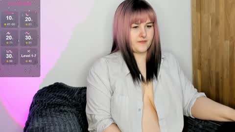 Snapshot of annnott chatting on 01.24.25 Ann online show from 01.24.25