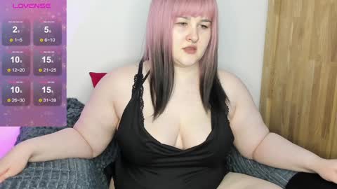 Snapshot of annnott chatting on 02.02.25 Ann online show from 02.02.25