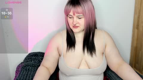 Snapshot of annnott chatting on 02.07.25 Ann online show from 02.07.25