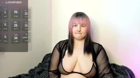 Snapshot of annnott chatting on 09.13.25 Ann online show from 09.13.25