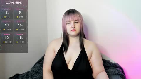 Snapshot of annnott chatting on 10.11.25 Ann online show from 10.11.25