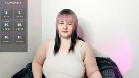 Snapshot of annnott chatting on 10.28.25 Ann online show from 10.28.25