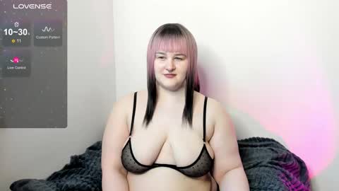 Snapshot of annnott chatting on 11.13.25 Ann online show from 11.13.25