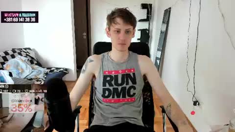 Snapshot of annonimsick chatting on 06.12.26 online show from 06.12.26