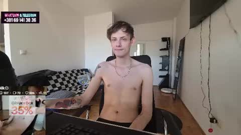 Snapshot of annonimsick chatting on 06.18.26 online show from 06.18.26