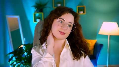 Snapshot of annterry chatting on 11.22.25 Ann Terry 3 online show from 11.22.25