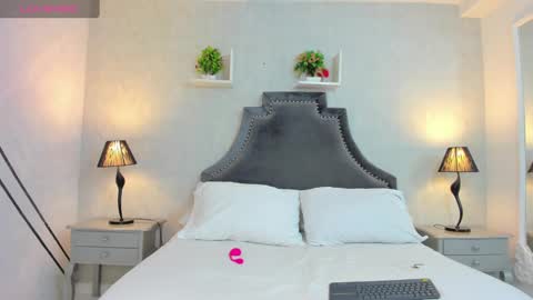 Anntonia Woods  online show from 12.21.24