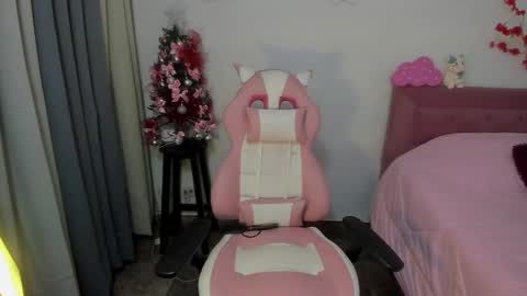 SOFIA INDEPENDENT MODEL online show from 12.21.24