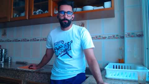 Snapshot of annuler_9 chatting on 10.12.25 adrenalinE online show from 10.12.25