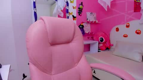 Snapshot of anny_bridge chatting on 10.28.25 Anny bridge online show from 10.28.25