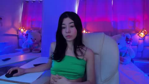 Snapshot of anny_bridge chatting on 12.02.25 Anny bridge online show from 12.02.25