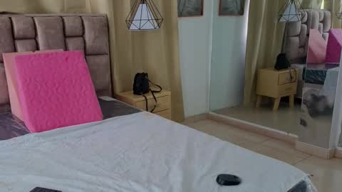 Snapshot of anny_bridge chatting on 03.21.26 Anny bridge online show from 03.21.26