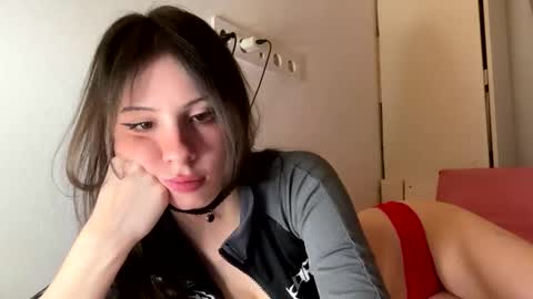 Snapshot of anny_leinhart chatting on 10.21.25 Ana online show from 10.21.25