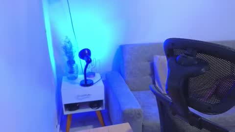 ANNY LOUIS online show from 11.18.25