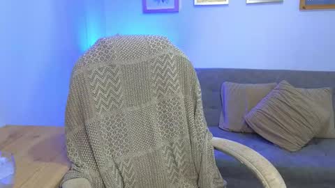 ANNY LOUIS online show from 12.02.25