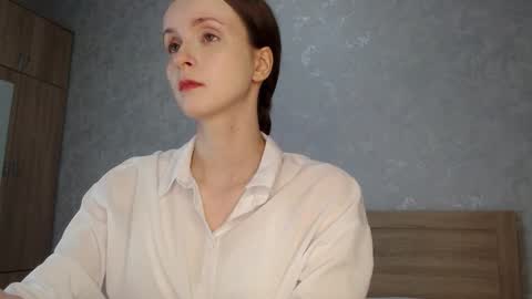 Snapshot of anny_meow chatting on 10.05.25 Ann  My current schedule is below  online show from 10.05.25