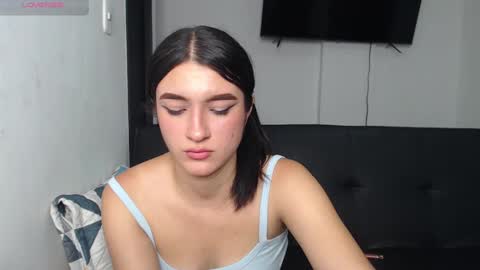 Snapshot of anny_naf chatting on 10.28.25 Anny online show from 10.28.25