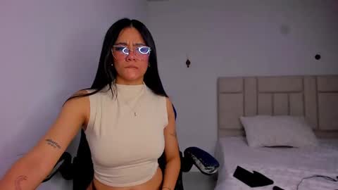 Snapshot of anny_vittar chatting on 05.17.26 Valeria online show from 05.17.26