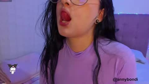 Snapshot of annybondie chatting on 02.19.25 annybondie online show from 02.19.25