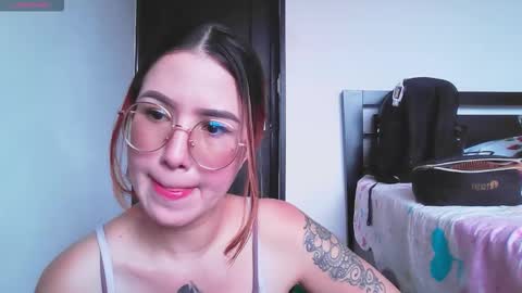 Snapshot of annyhathaway chatting on 01.16.26 Anny online show from 01.16.26