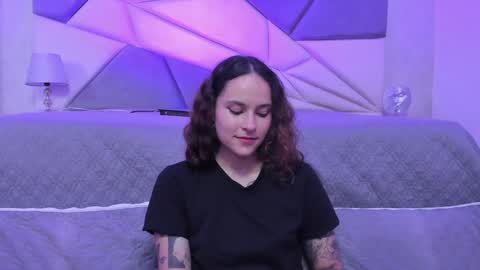 Snapshot of annythomsonn chatting on 12.02.24 AnnyT online show from 12.02.24