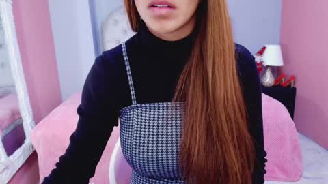 Snapshot of annyxhot chatting on 01.22.25 AnnyXhot online show from 01.22.25