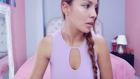 Snapshot of annyxhot chatting on 01.28.25 AnnyXhot online show from 01.28.25