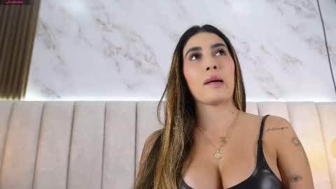 Snapshot of annyy_rosse chatting on 11.10.25 ANNYY online show from 11.10.25