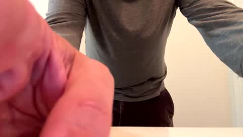 Snapshot of anonomousloser chatting on 09.30.25 anonomousloser online show from 09.30.25