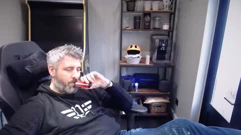 Snapshot of anonymousblokeuk chatting on 12.17.24 anonymousblokeuk online show from 12.17.24