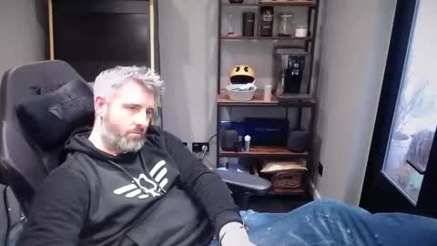 Snapshot of anonymousblokeuk chatting on 12.17.24 anonymousblokeuk online show from 12.17.24