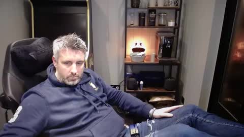 Snapshot of anonymousblokeuk chatting on 12.22.24 anonymousblokeuk online show from 12.22.24