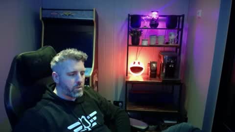 Snapshot of anonymousblokeuk chatting on 01.04.25 anonymousblokeuk online show from 01.04.25