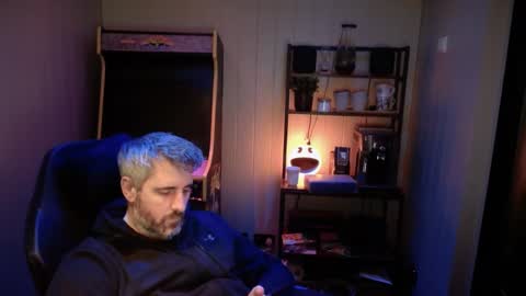 Snapshot of anonymousblokeuk chatting on 02.20.25 anonymousblokeuk online show from 02.20.25