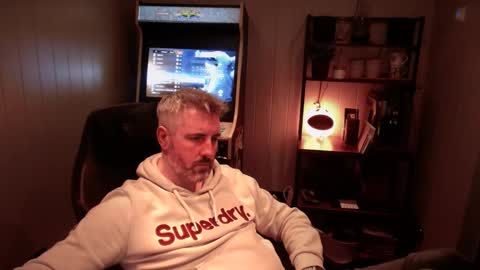 Snapshot of anonymousblokeuk chatting on 03.04.25 anonymousblokeuk online show from 03.04.25