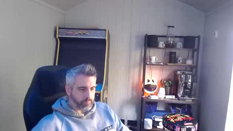 Snapshot of anonymousblokeuk chatting on 10.21.25 anonymousblokeuk online show from 10.21.25