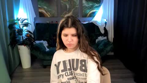 Anora online show from 11.08.25