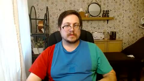 Snapshot of answer4242 chatting on 09.28.25 Answer4242 online show from 09.28.25