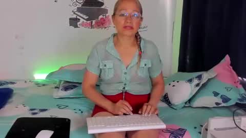 Snapshot of anthonela_mature_ chatting on 12.11.24 anthonela_mature_ online show from 12.11.24