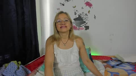 Snapshot of anthonela_mature_ chatting on 01.23.25 anthonela_mature_ online show from 01.23.25