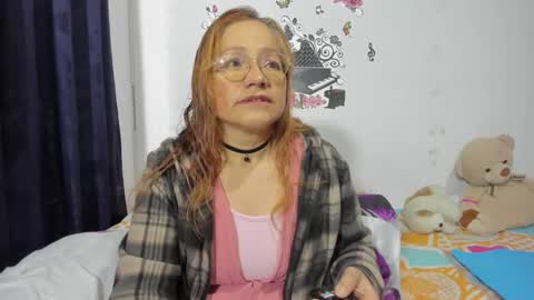 Snapshot of anthonela_mature_ chatting on 10.12.25 anthonela_mature_ online show from 10.12.25