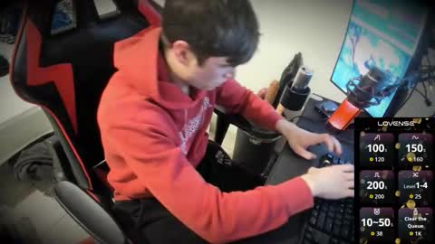 Snapshot of anthonyloveseks chatting on 12.01.25 Anthony online show from 12.01.25