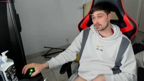 Snapshot of anthonyloveseks chatting on 04.11.26 Anthony online show from 04.11.26