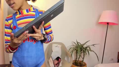 Snapshot of antonella_barone chatting on 01.12.26 Antonella online show from 01.12.26