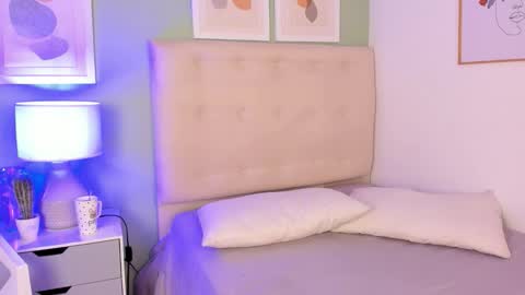 Snapshot of antonella_barone chatting on 03.09.26 Antonella online show from 03.09.26