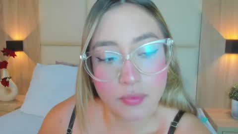 Snapshot of antonella_cutie_ chatting on 06.09.26 A N T O N E L L A online show from 06.09.26