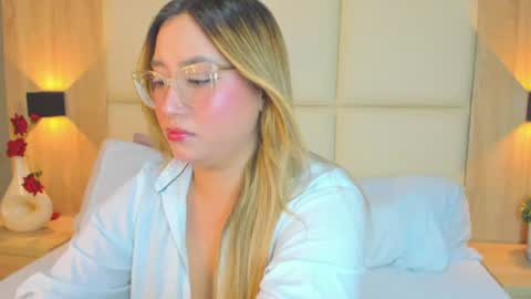 Snapshot of antonella_cutie_ chatting on 06.22.26 A N T O N E L L A online show from 06.22.26