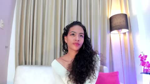 Snapshot of antonellahall_ chatting on 12.31.24 AntonellaHall online show from 12.31.24