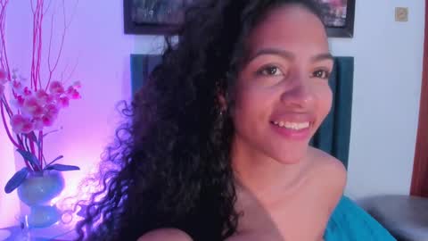 Snapshot of antonellahall_ chatting on 02.27.25 AntonellaHall online show from 02.27.25